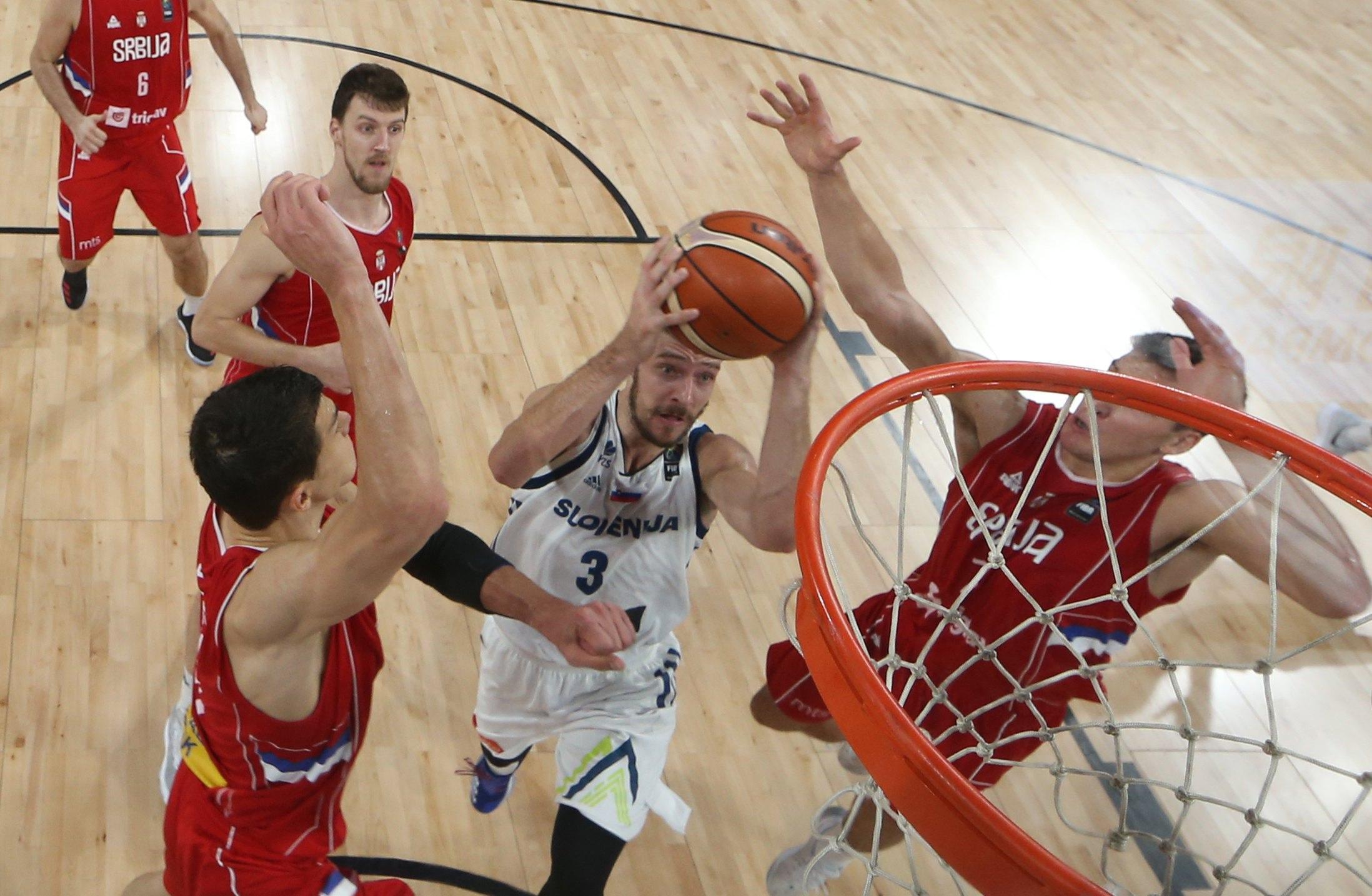 Un momento del primo tempo della finale Eurobasket 2017, il giocatore sloveno Goran Dragic in azione