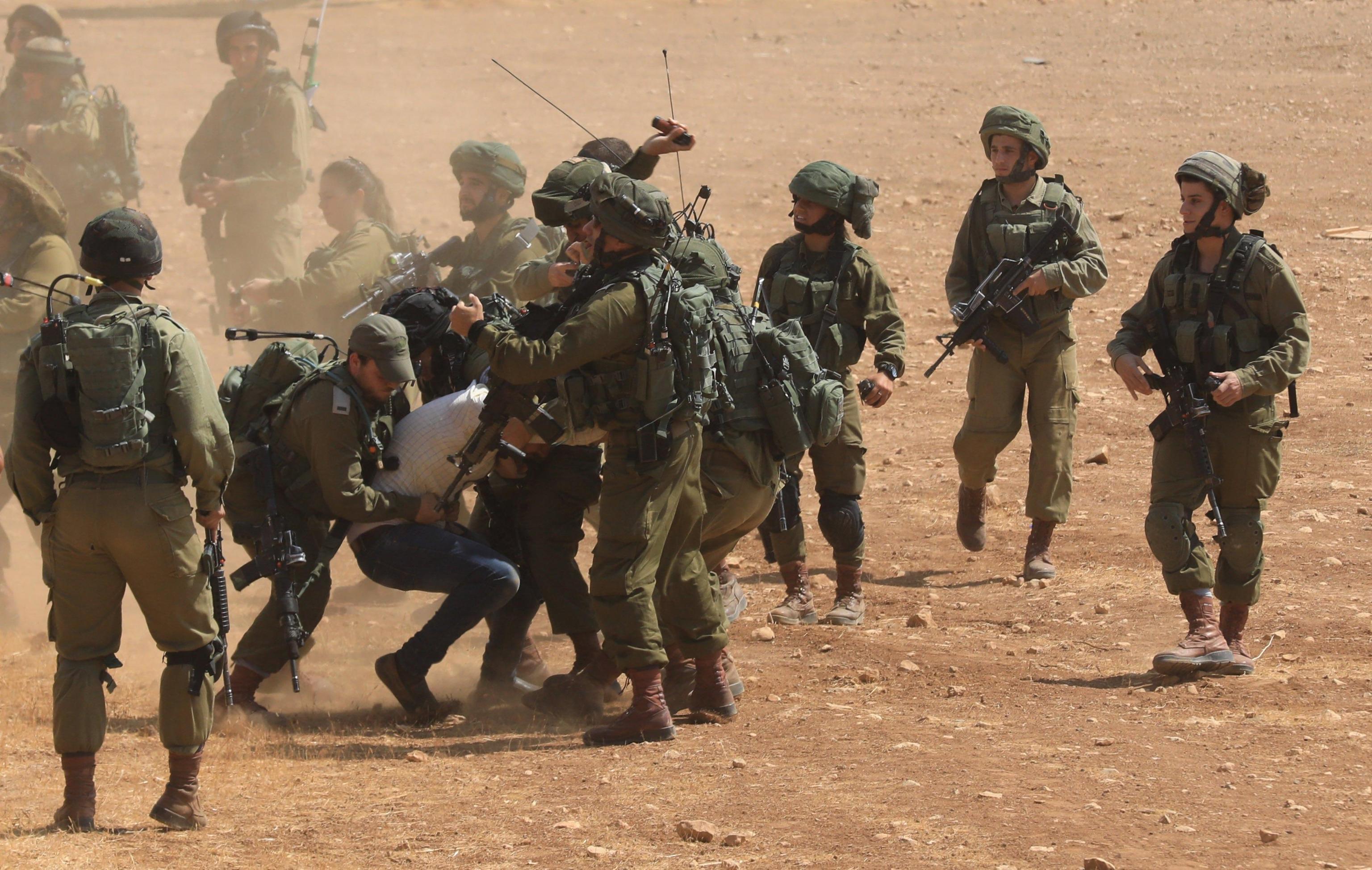 Scontri fra palestinesi e soldati israeliani in Cisgiordania