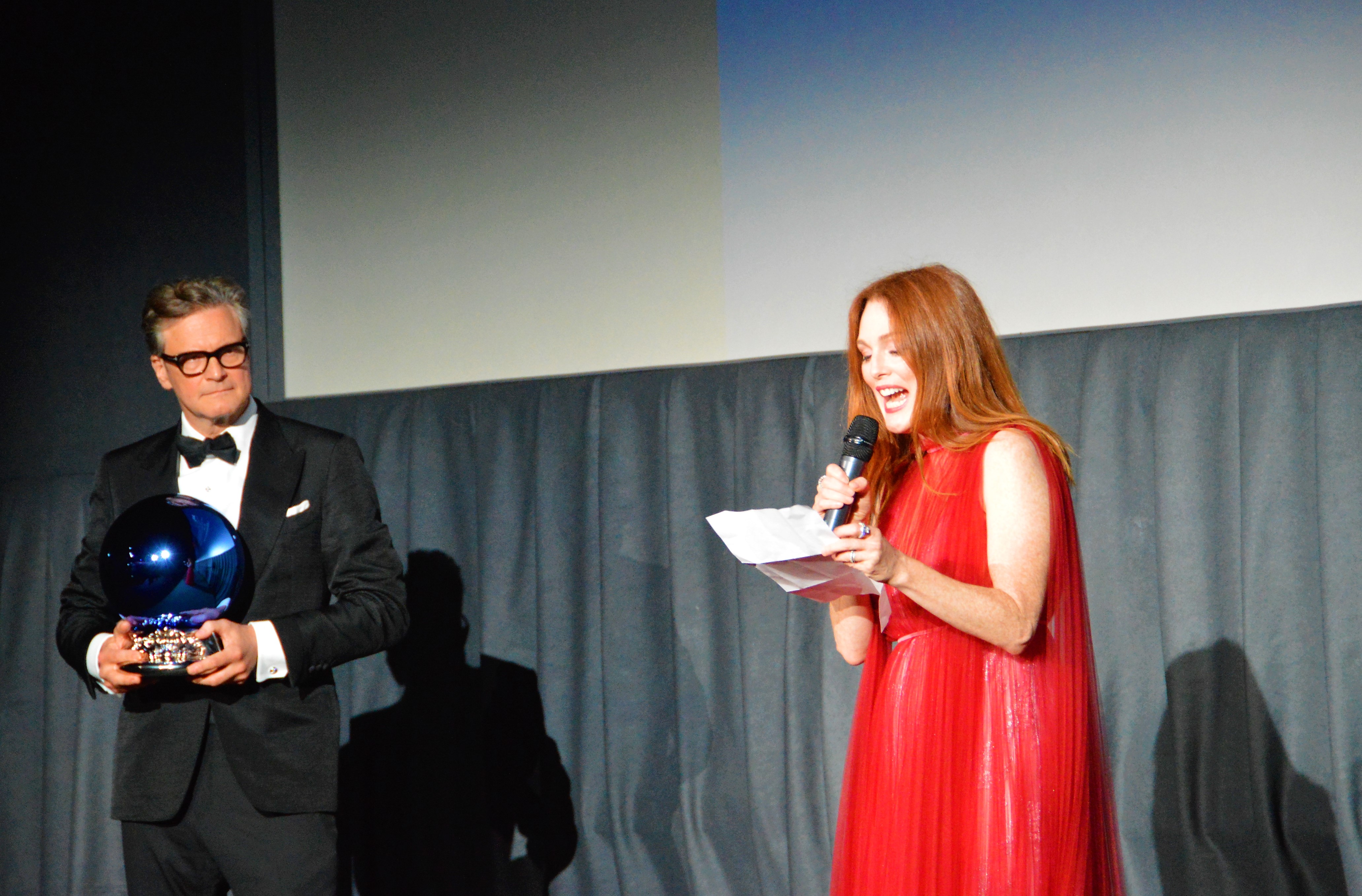 12 - Colin Firth e Julianne Moore durante la cerimonia della prima edizione del 'Franca Sozzani Award'