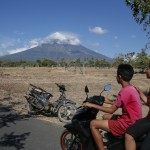 La vista del monte Agung dal villaggio di Datah in Karangasem (Bali, Indonesia) La vista del monte Agung dal villaggio di Datah in Karangasem (Bali, Indonesia)