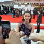 23 - Look eccentrico per Rebecca Hall sul red carpet