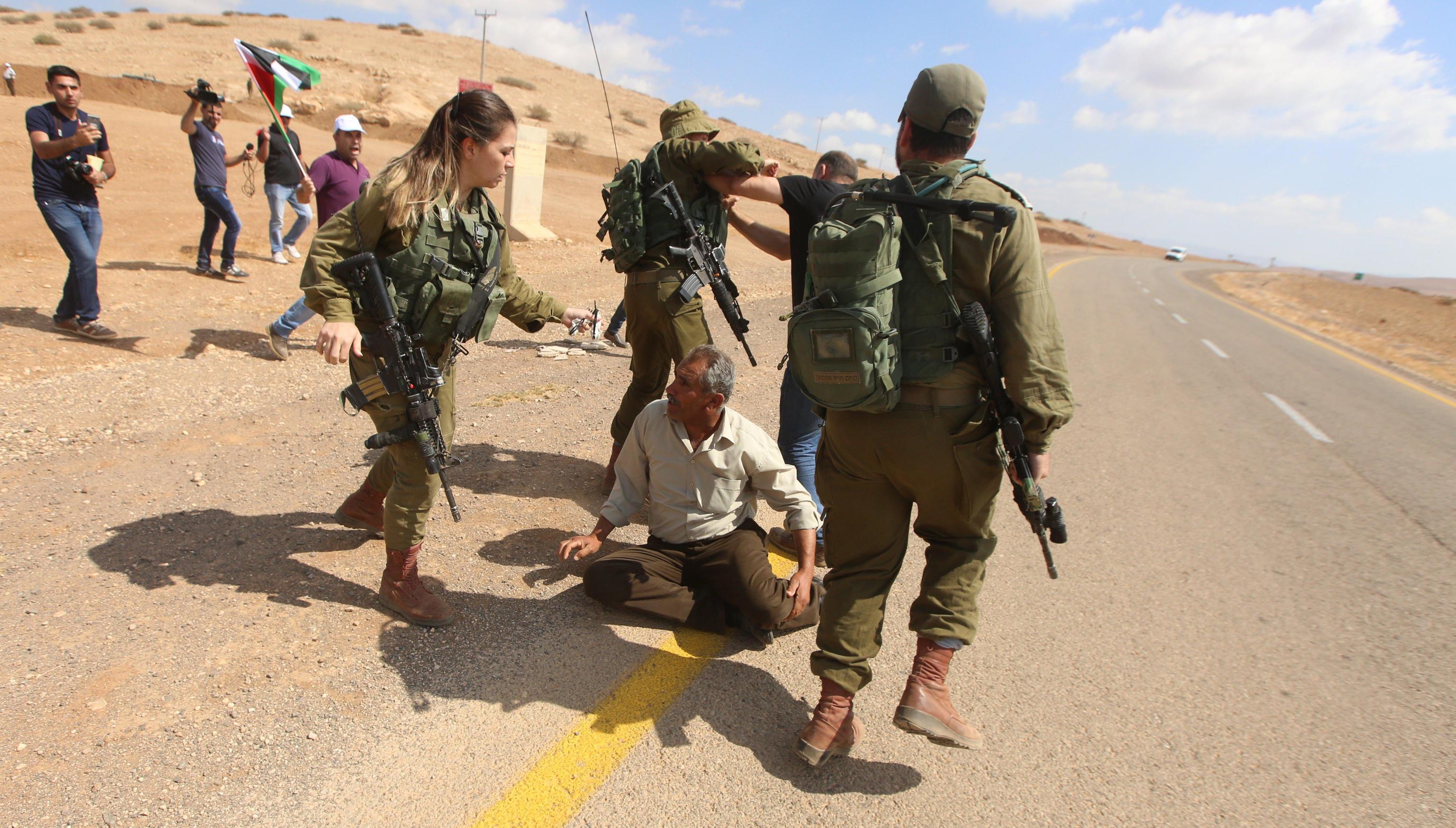 Scontri fra palestinesi e soldati israeliani in Cisgiordania