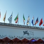 3 - Nuovo design del Palazzo del Cinema, a Lido di Venezia, che cambia veste passando al bianco dopo il rosso di molti anni