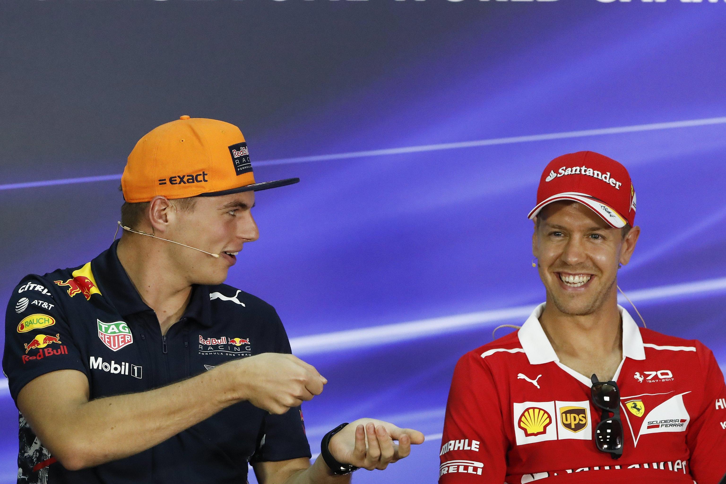 Vettel e Verstappen scherzano in conferenza stampa. I due leader di giornata due settimane a Singapore erano stati coinvolti in un incidente che aveva escluso dalla gara anche Raikkonen