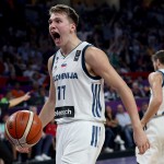 La gioia di Luka Doncic per il punto realizzato dalla Slovenia durante la finale di EuroBasket 2017