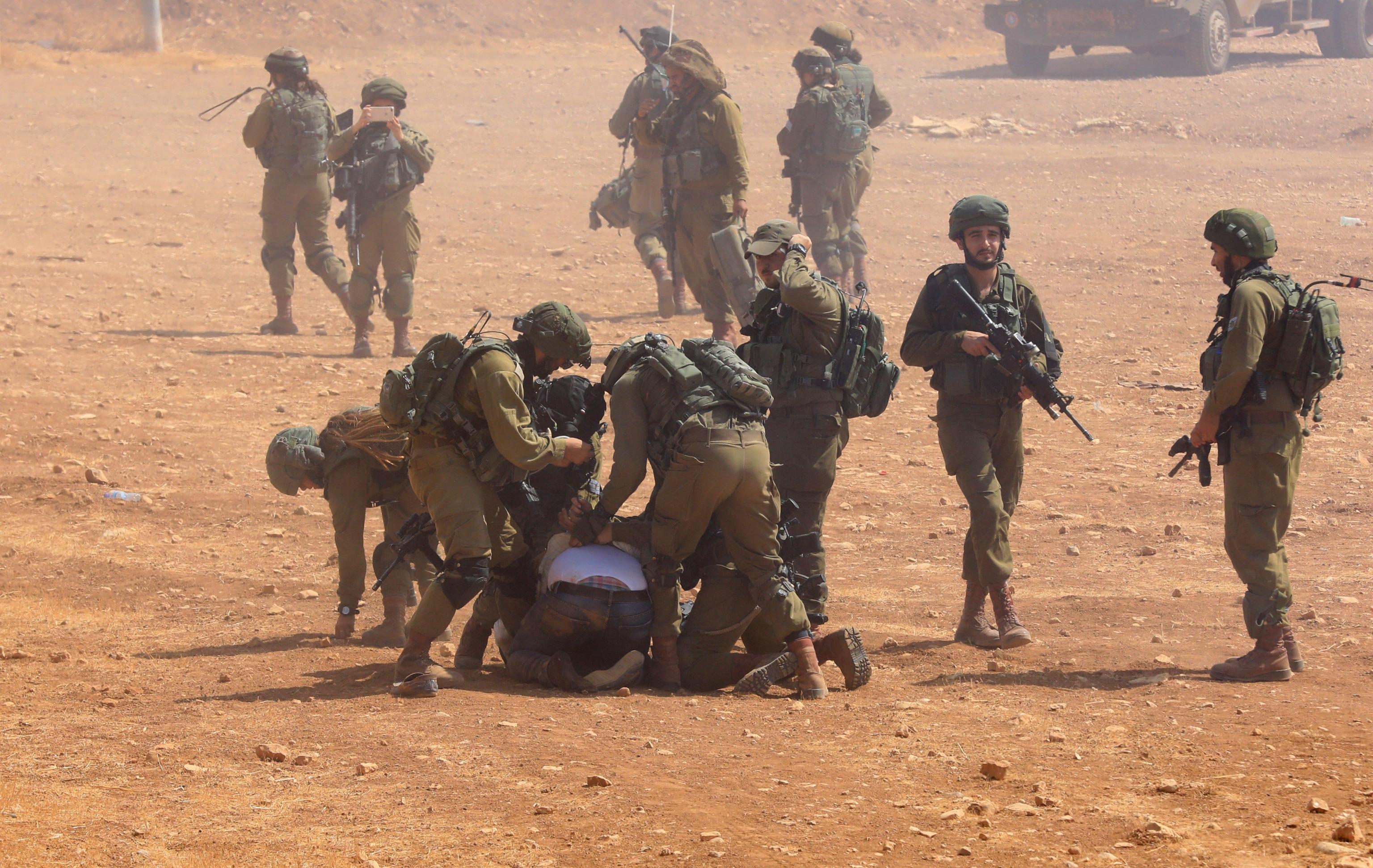 Scontri fra palestinesi e soldati israeliani in Cisgiordania