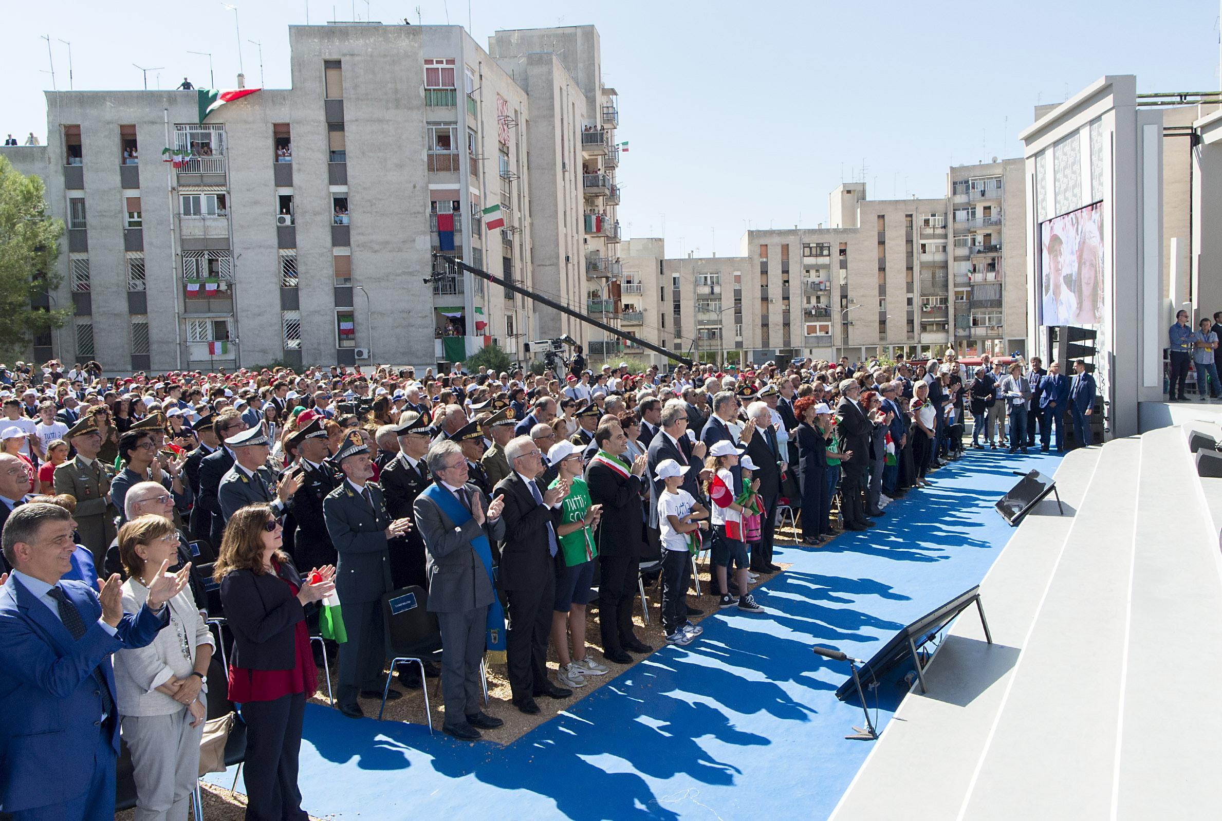 Mattarella ha visitato la sede centrale dell'Istituto Comprensivo Luigi Pirandello Mattarella ha visitato la sede centrale dell'Istituto Comprensivo Luigi Pirandello