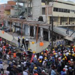Sotto le macerie della scuola ci sarebbero ancora molti dispersi Sotto le macerie della scuola ci sarebbero ancora molti dispersi