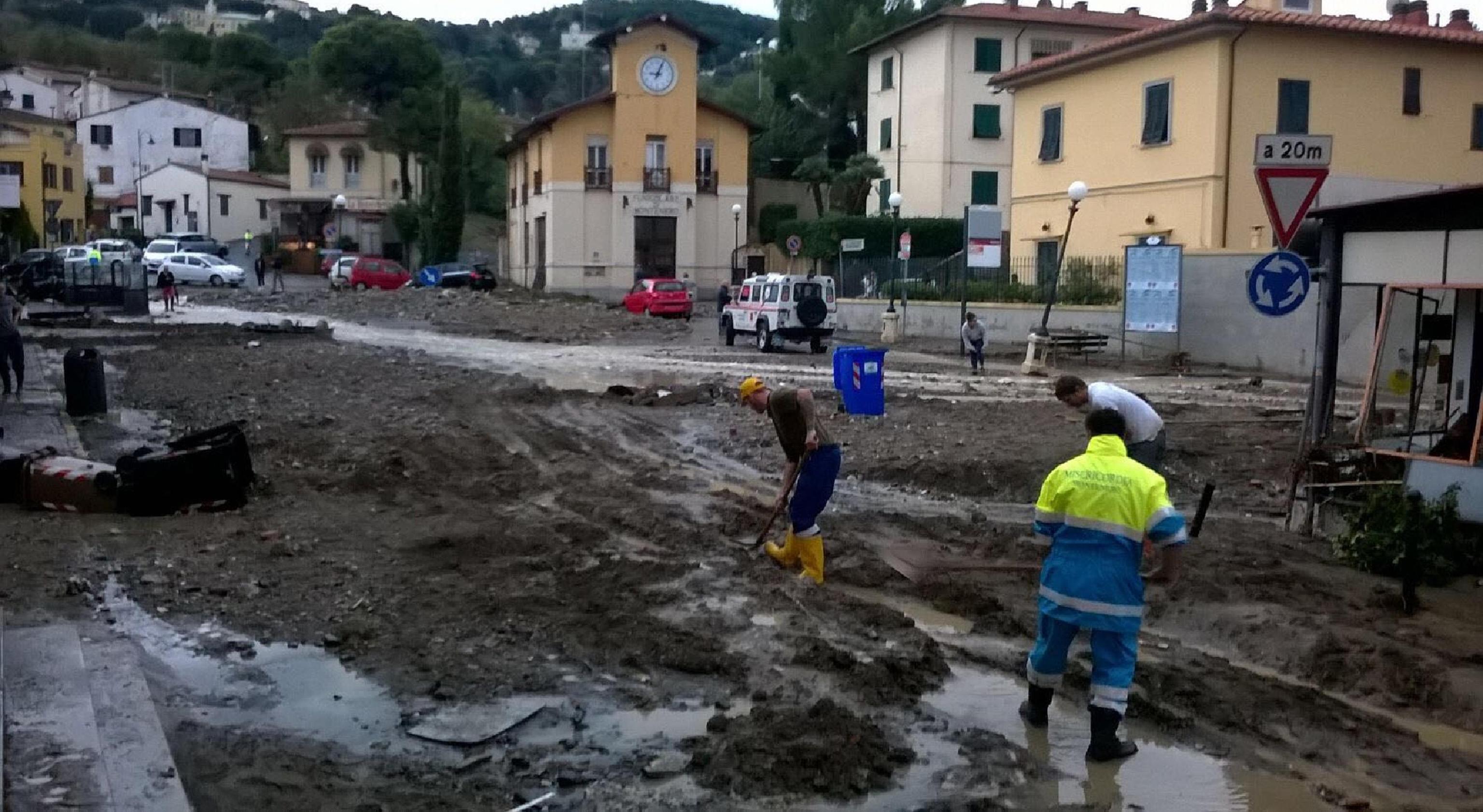 Nubifragio si abbatte su Livorno