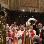 Il cardinale Sepe annuncia l'avvenuto miracolo Il cardinale Sepe annuncia l'avvenuto miracolo