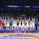 La squadra slovena al completo sul podio: prima vittoria agli europei di basket