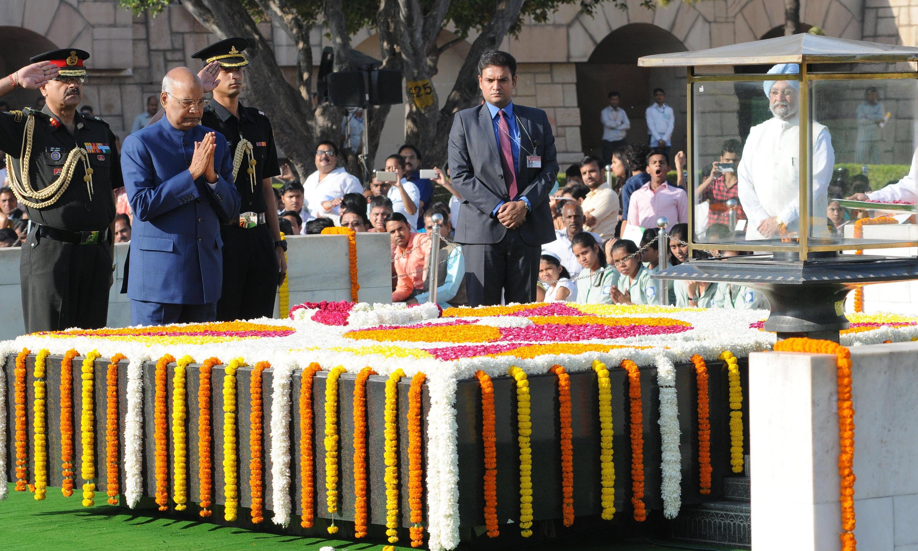 Ram Nath Kovind in preghiera