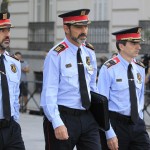 Il comandante dei Mossos d'Esquadra, Josep LLuis Trapero (al centro) all'ingresso della Audiencia Nacional di Madrid. Il comandante dei Mossos d'Esquadra, Josep LLuis Trapero (al centro) all'ingresso della Audiencia Nacional di Madrid.