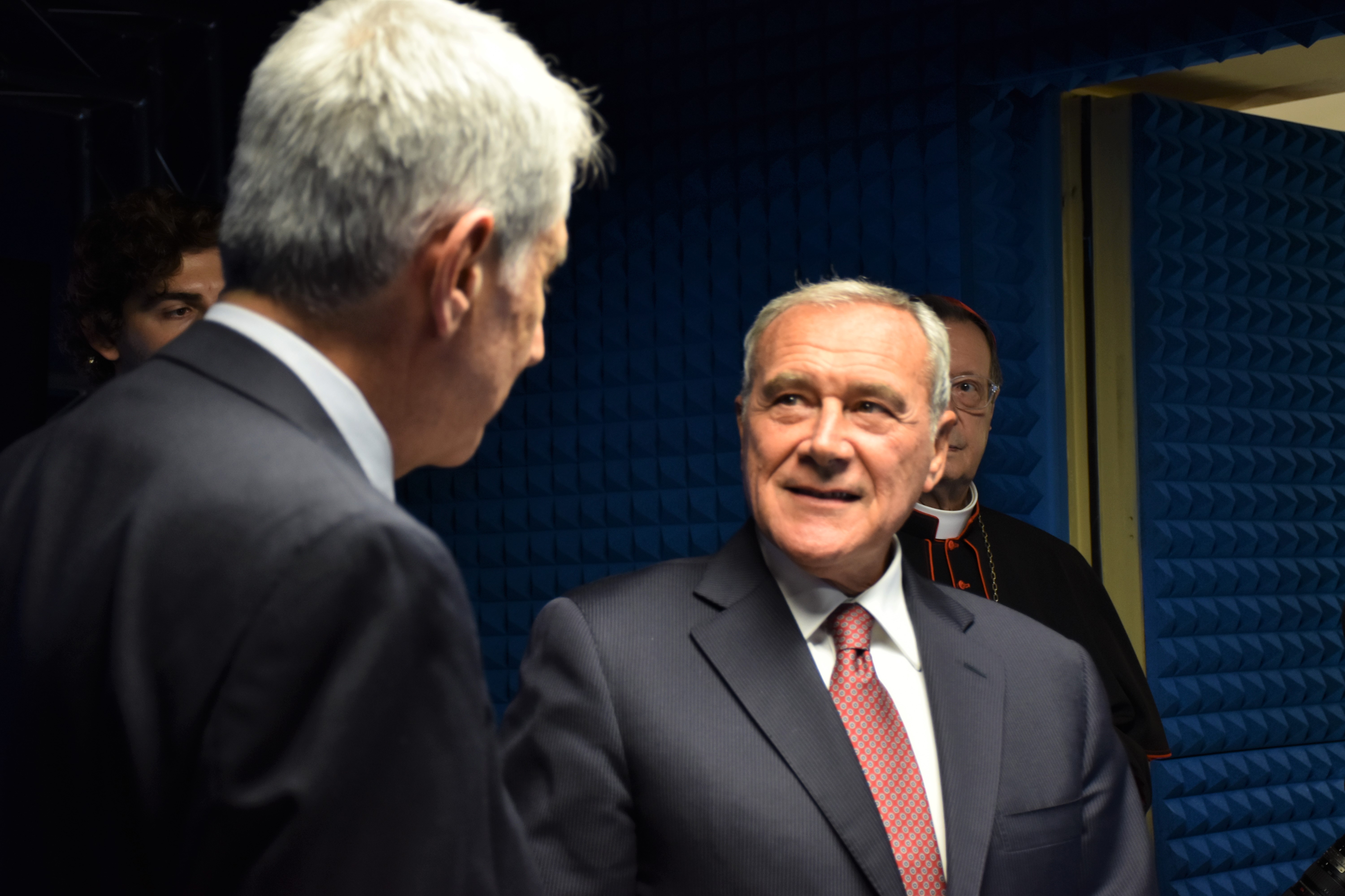 Il Presidente Grasso ascolta il direttore delle testate Carlo Chianura Il Presidente Grasso ascolta il direttore delle testate Carlo Chianura