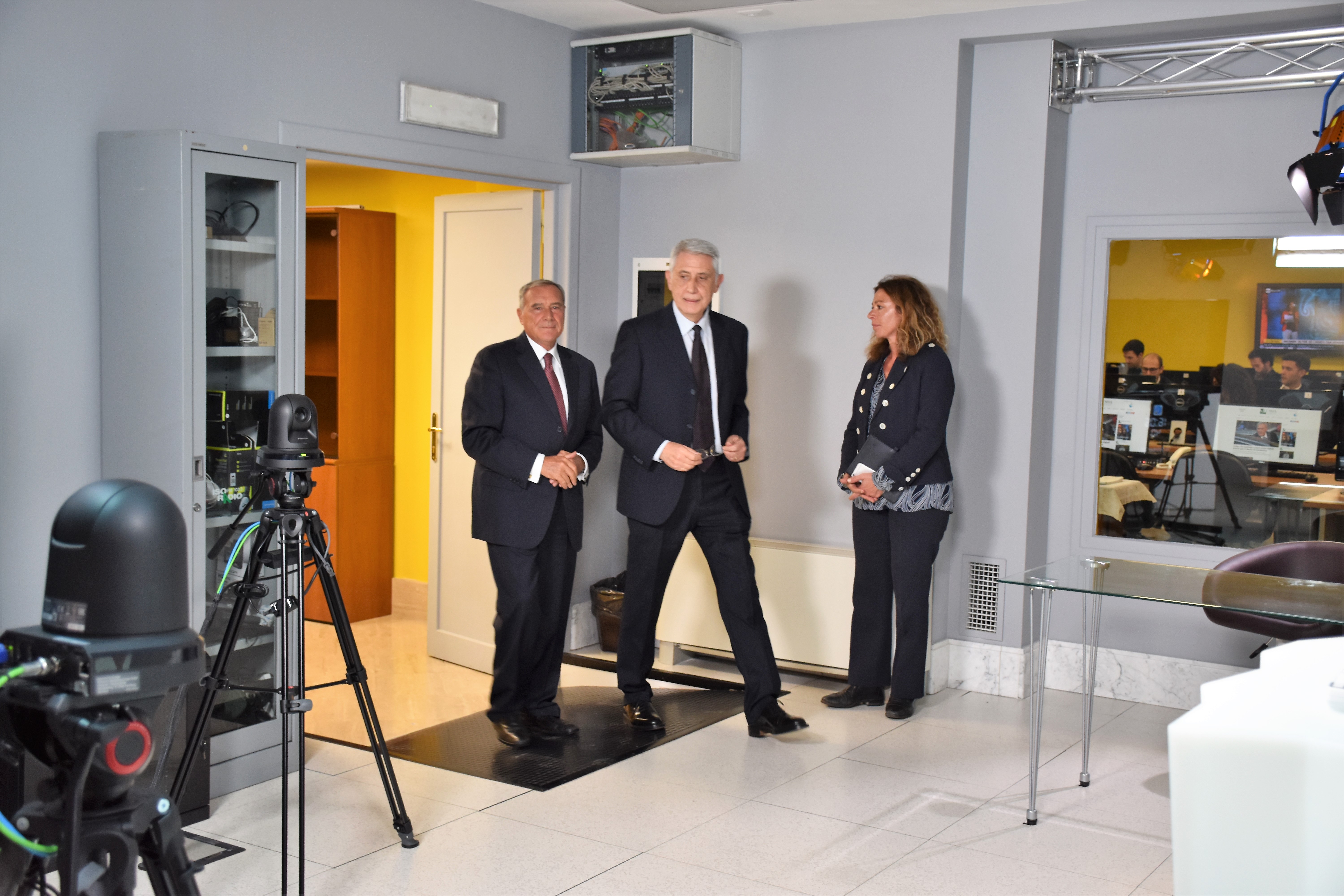 Ingresso nello studio televisivo di Lumsanews Ingresso nello studio televisivo di Lumsanews