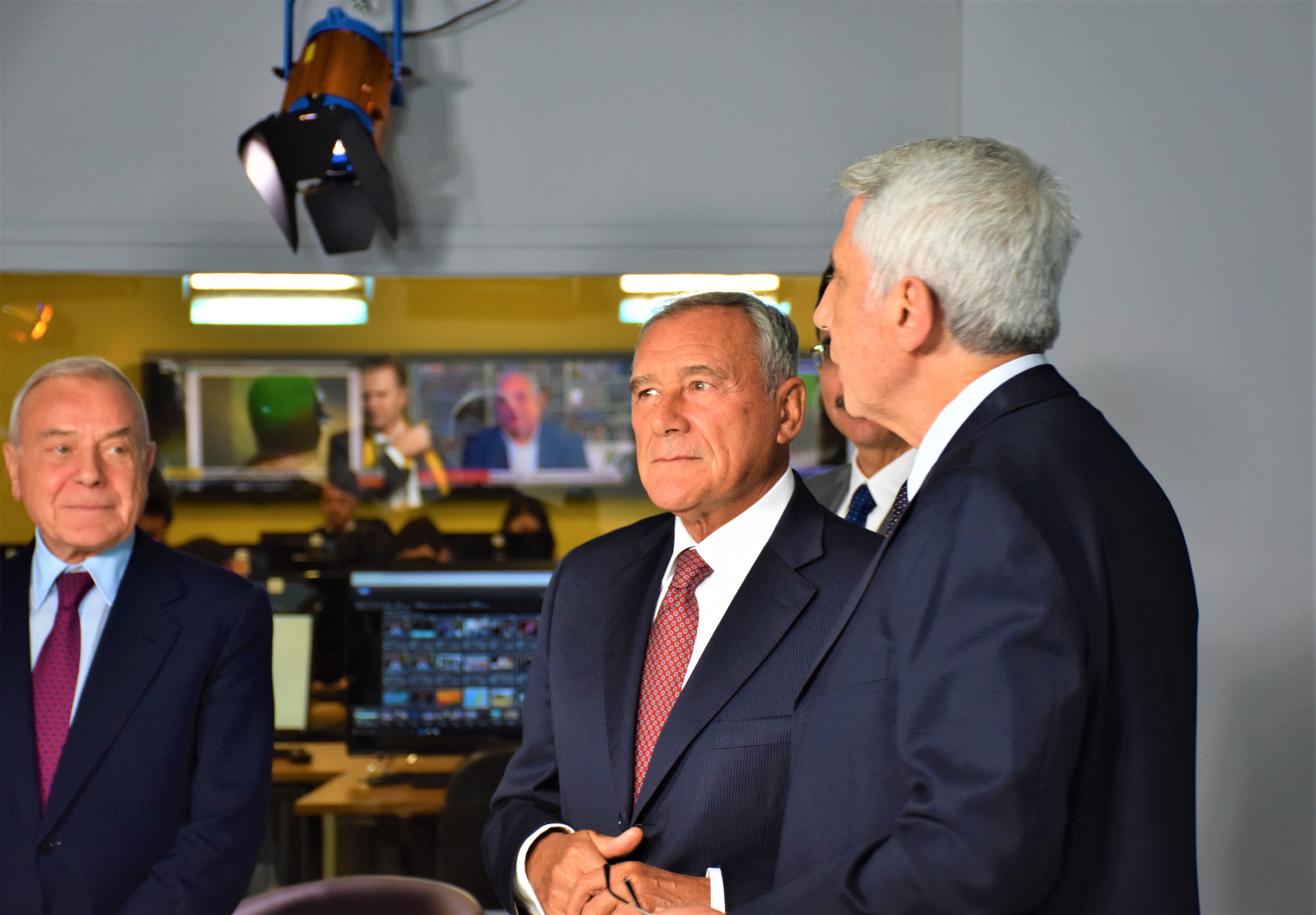 Alla cerimonia presenzia anche Gianni Letta Alla cerimonia presenzia anche Gianni Letta