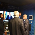 Il direttore delle testate Carlo Chianura spiega al presidente del Senato il funzionamento della nuova regia tv di Lumsanews Il direttore delle testate Carlo Chianura spiega al presidente del Senato il funzionamento della nuova regia tv di Lumsanews