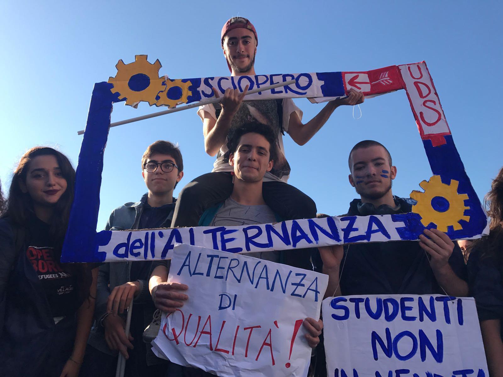Studenti in piazza contro l'alternanza scuola-lavoro a Roma