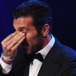 Buffon si emoziona durante la premiazione