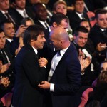 Stretta di mano tra Conte e Zidane. I due erano compagni di squadra ai tempi della Juventus