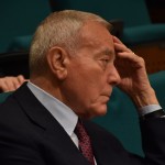 Gianni Letta presenzia al dibattito in aula magna Gianni Letta presenzia al dibattito in aula magna