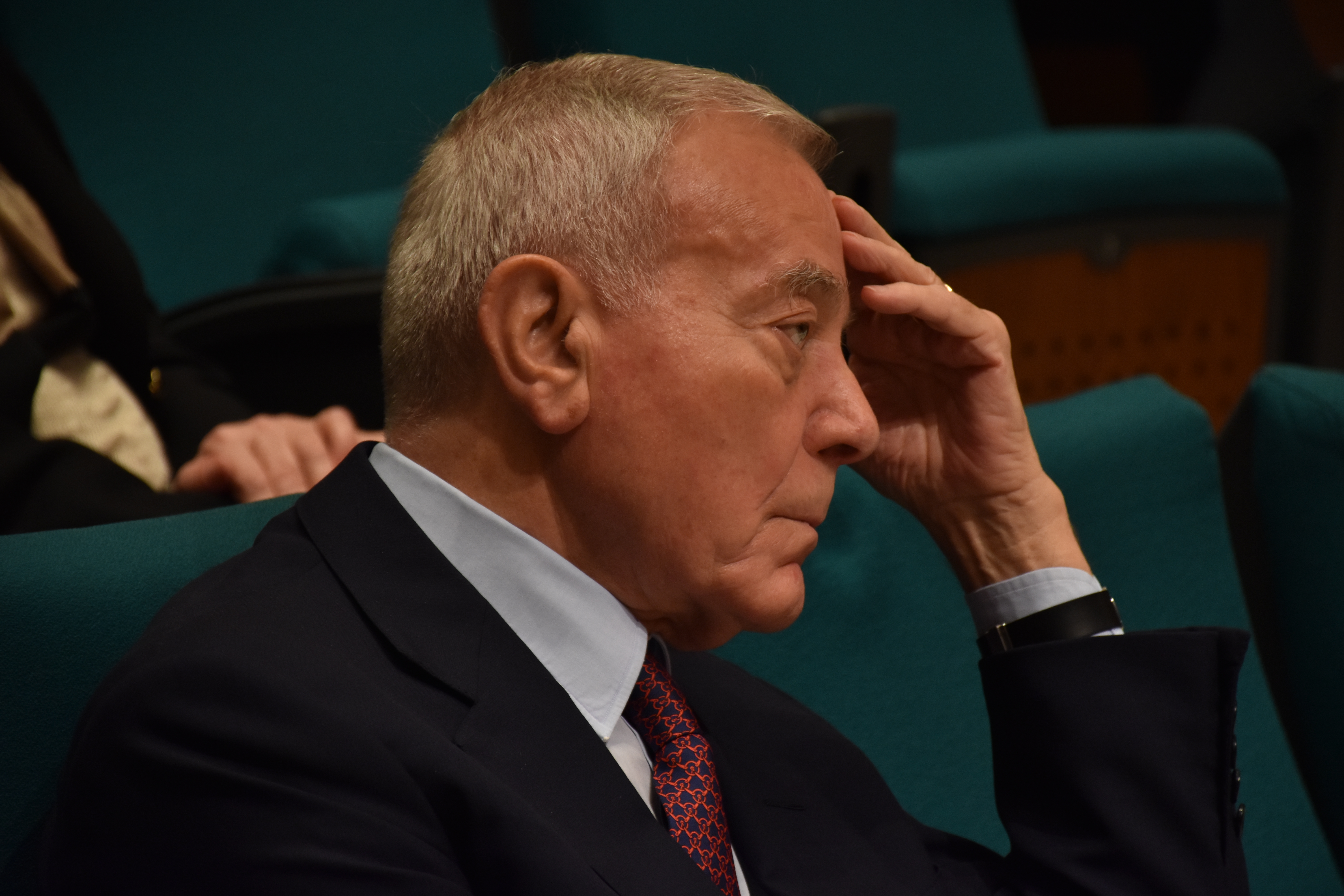 Gianni Letta presenzia al dibattito in aula magna Gianni Letta presenzia al dibattito in aula magna