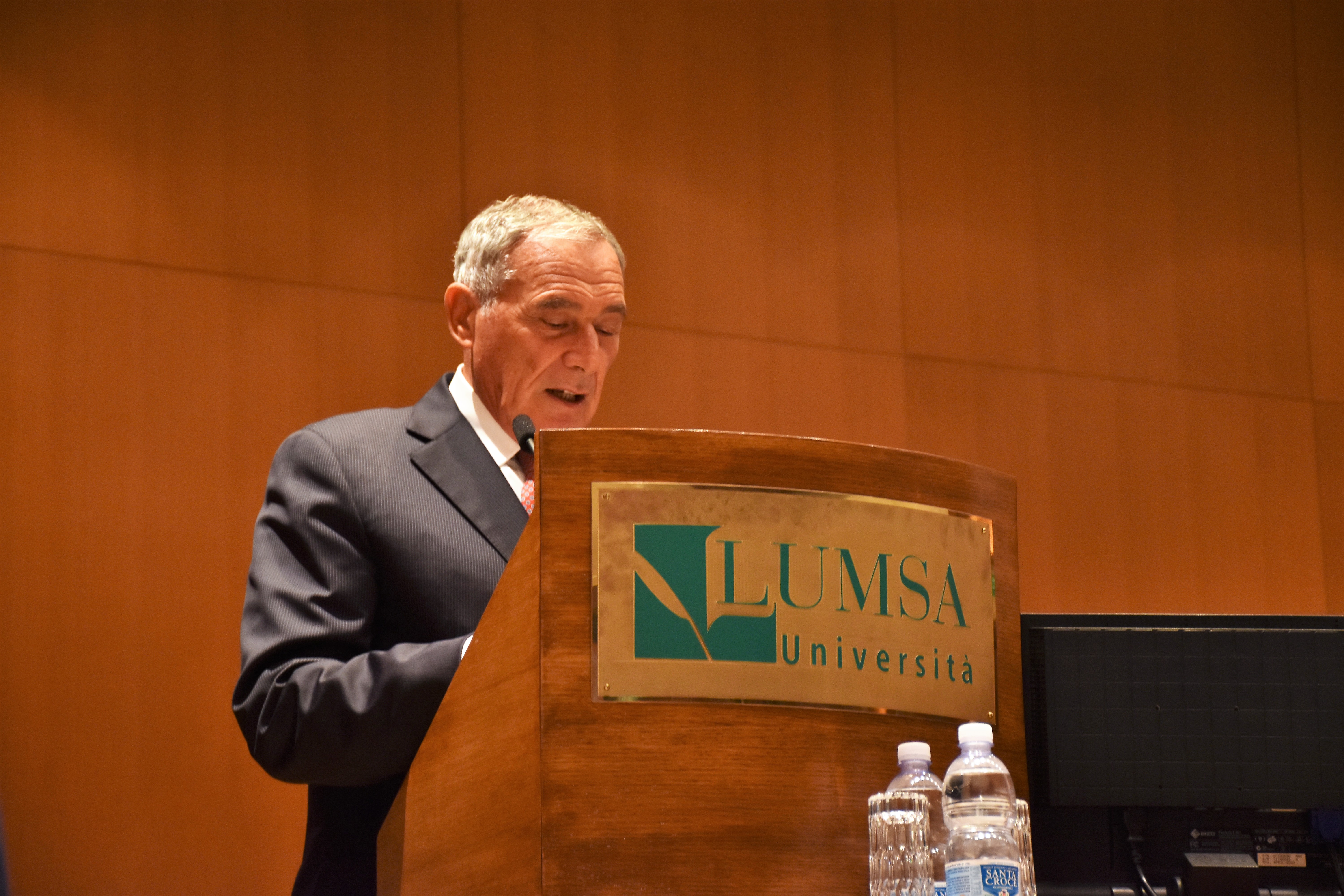 "Un'informazione libera, autorevole e indipendente è antidoto al rischio di isolamento", Pietro Grasso "Un'informazione libera, autorevole e indipendente è antidoto al rischio di isolamento", Pietro Grasso