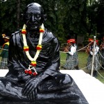 La statua dedicata a "Bapu" (Papà) a Bangalore