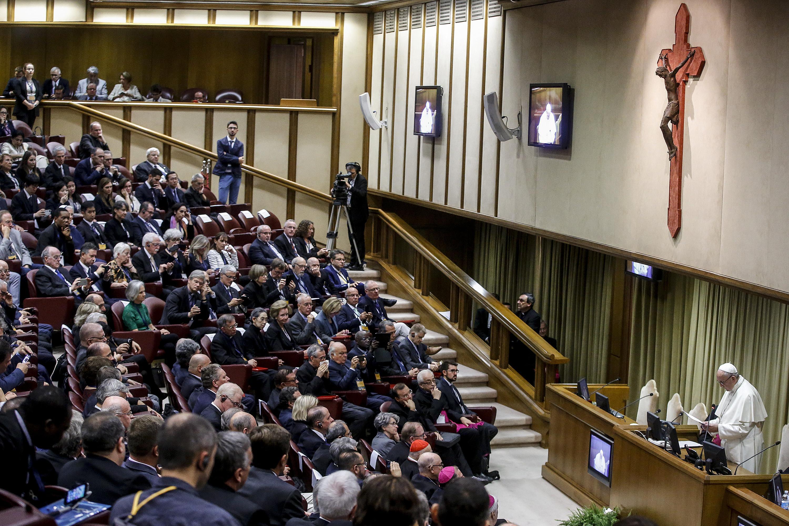Papa Francesco in un momento del suo discorso all'assemblea generale della Pontificia Accademia per la Vita (PAV).
