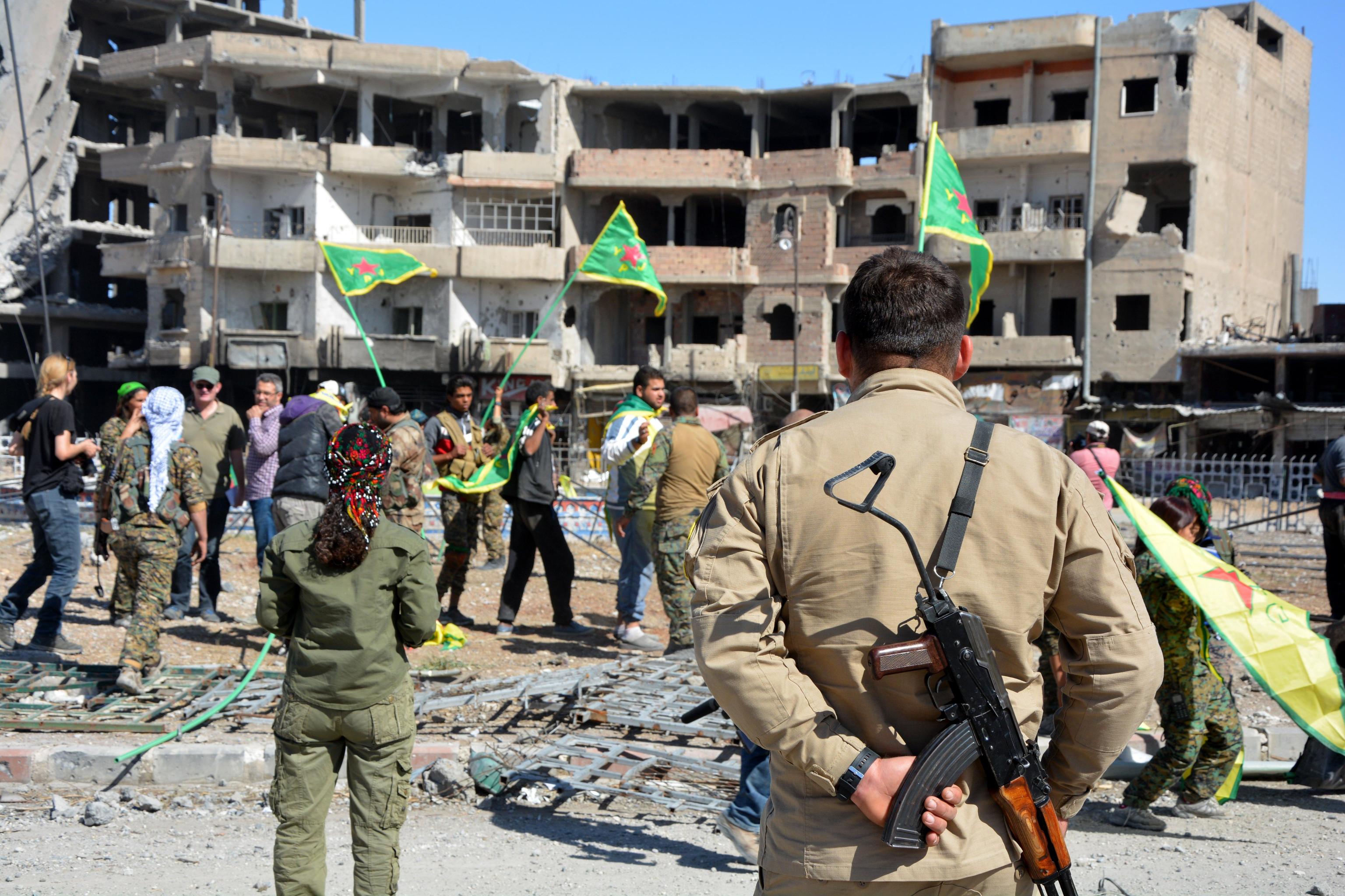 L'esercito siriano festeggia la liberazione della città