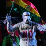 Un uomo manifesta il suo no alla rielezione di Morales