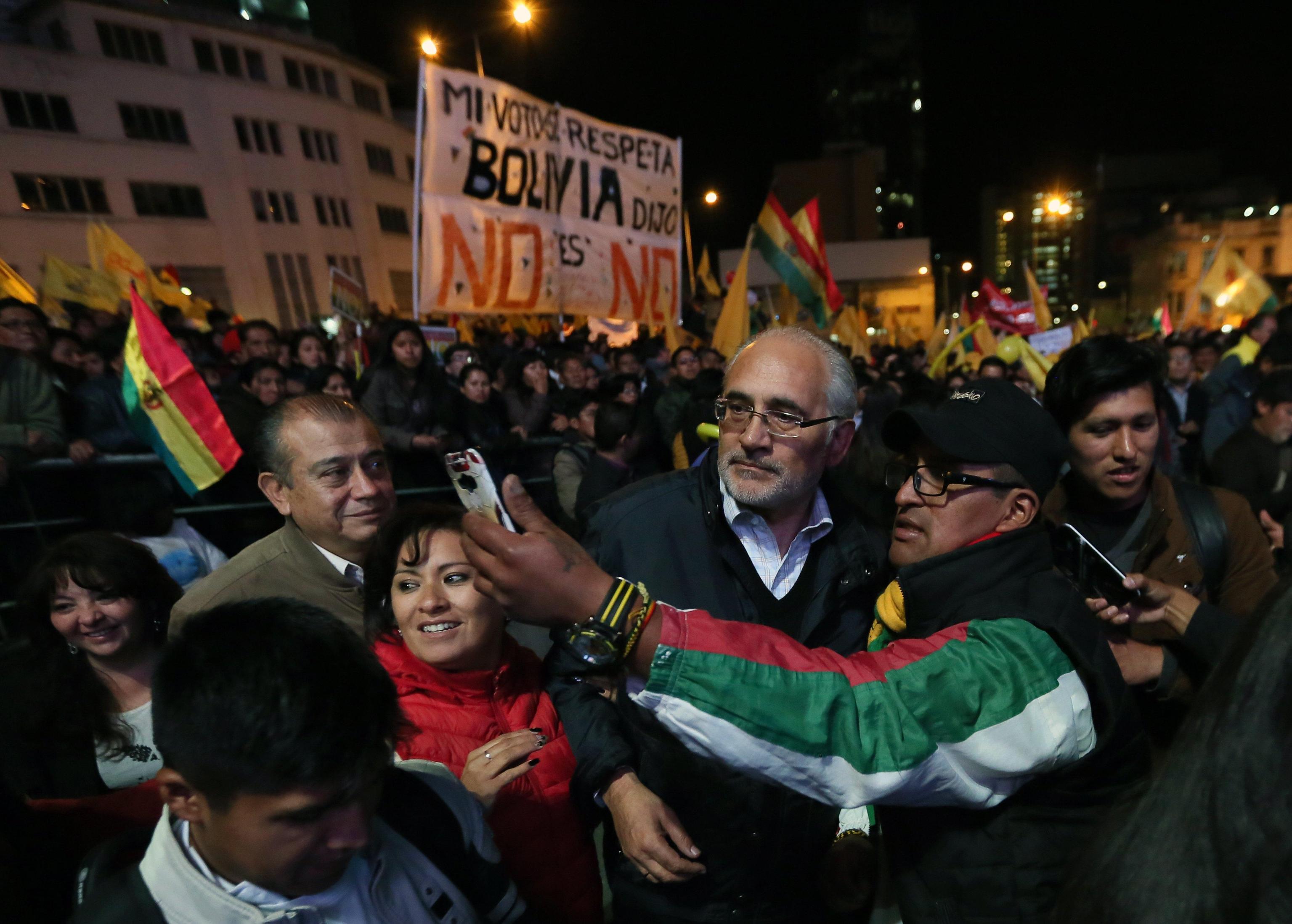 Anche l'ex presidente boliviano Carlos Mesa tra i manifestanti Anche l'ex presidente boliviano Carlos Mesa tra i manifestanti