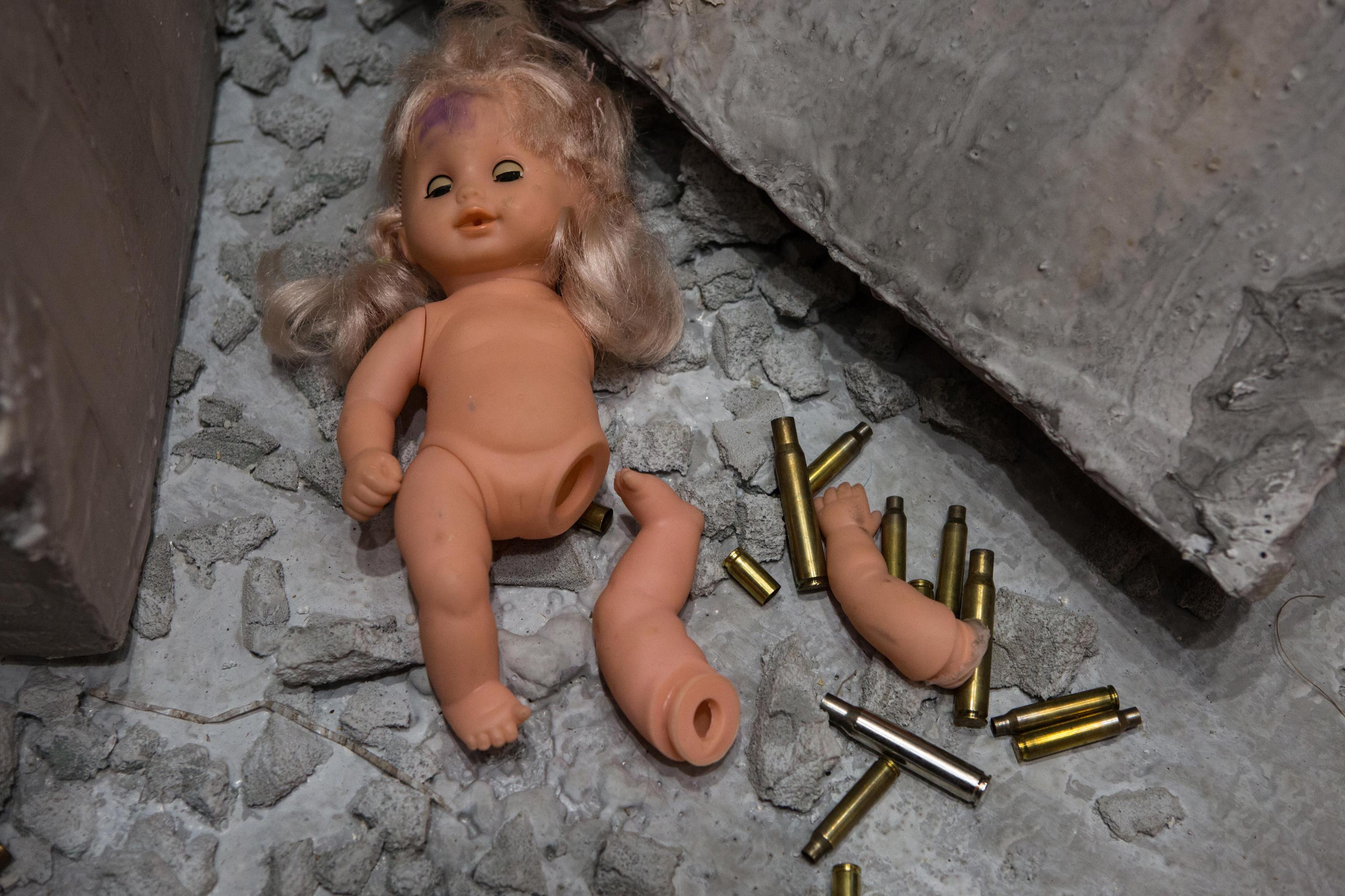 Secondo Save the Children ogni anno nel mondo muoiono 6 milioni di bambini sotto i 5 anni, la metà a causa della malnutrizione e della guerra Secondo Save the Children ogni anno nel mondo muoiono 6 milioni di bambini sotto i 5 anni, la metà a causa della malnutrizione e della guerra