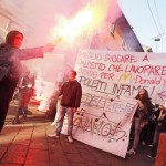 I ragazzi a Bologna contestano il funzionamento dell'alternanza scuola-lavoro che spesso li vede impiegati in attività non collegate ai loro studi