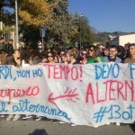 Studenti in piazza contro l'alternanza scuola-lavoro ad Avellino
