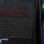 Il Bataclan fu fondato nel 1864 per opera dell'architetto Charles Duval. L'aspetto è quello di una pagoda colorata in cui compaiono anche dragoni alati