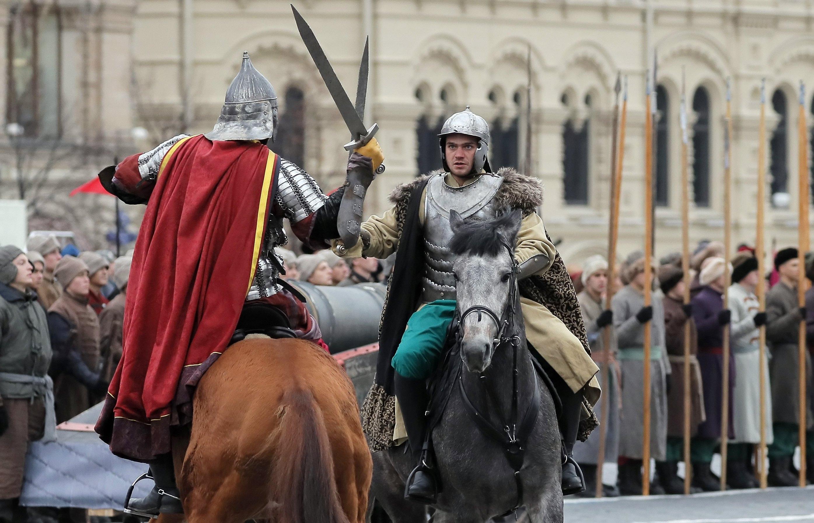 Rievocazione storica con due cavalieri in duello