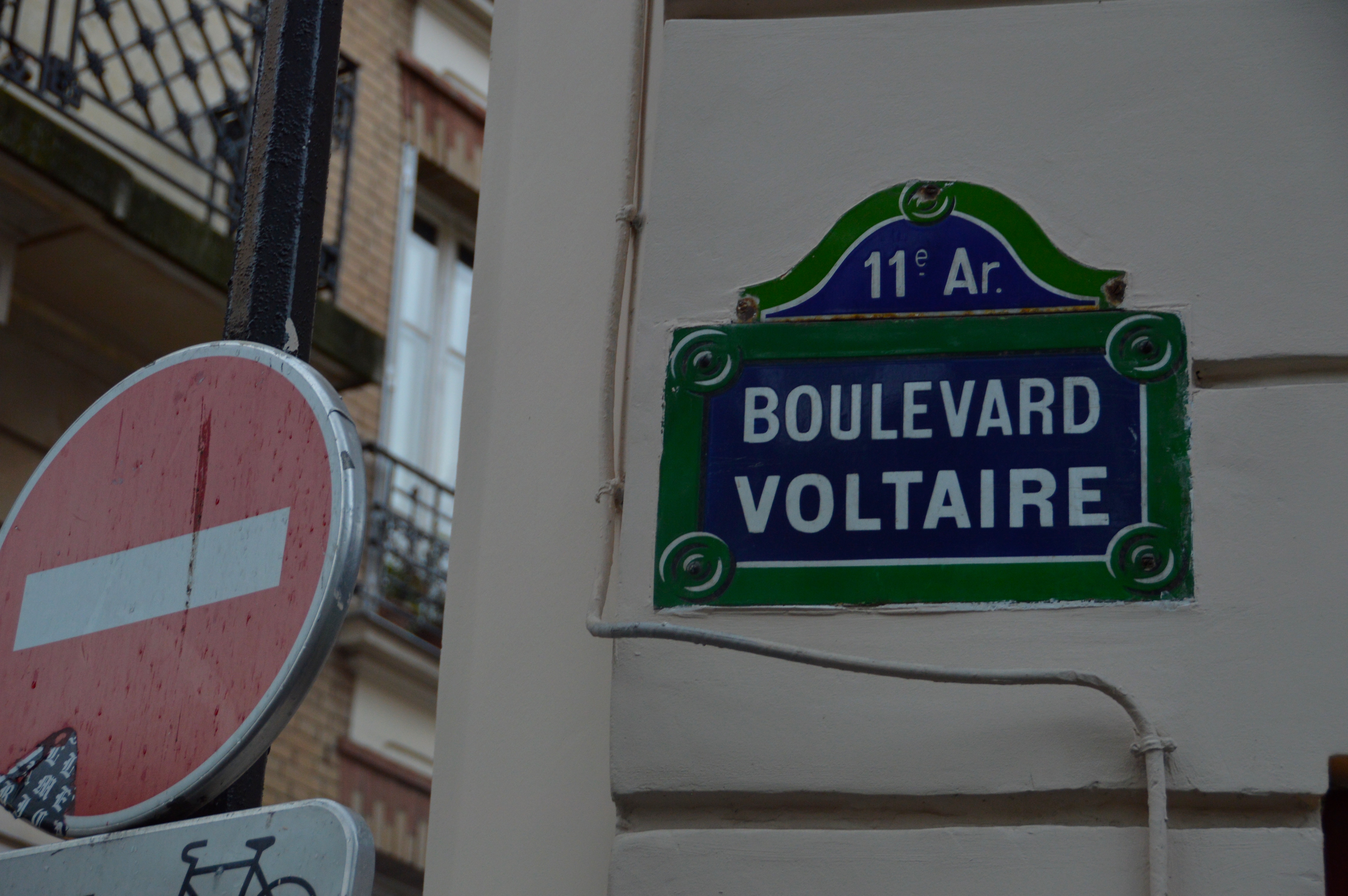 Il Bataclan si trova su Boulevard Voltaire, nel centro di Parigi, al XI arrondissement