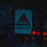 Sui vetri dell'entrata leggiamo "sicurezza rinforzata per rischio attentato". Il locale dopo la riapertura del 2016 è costantemente vigilato dalla polizia