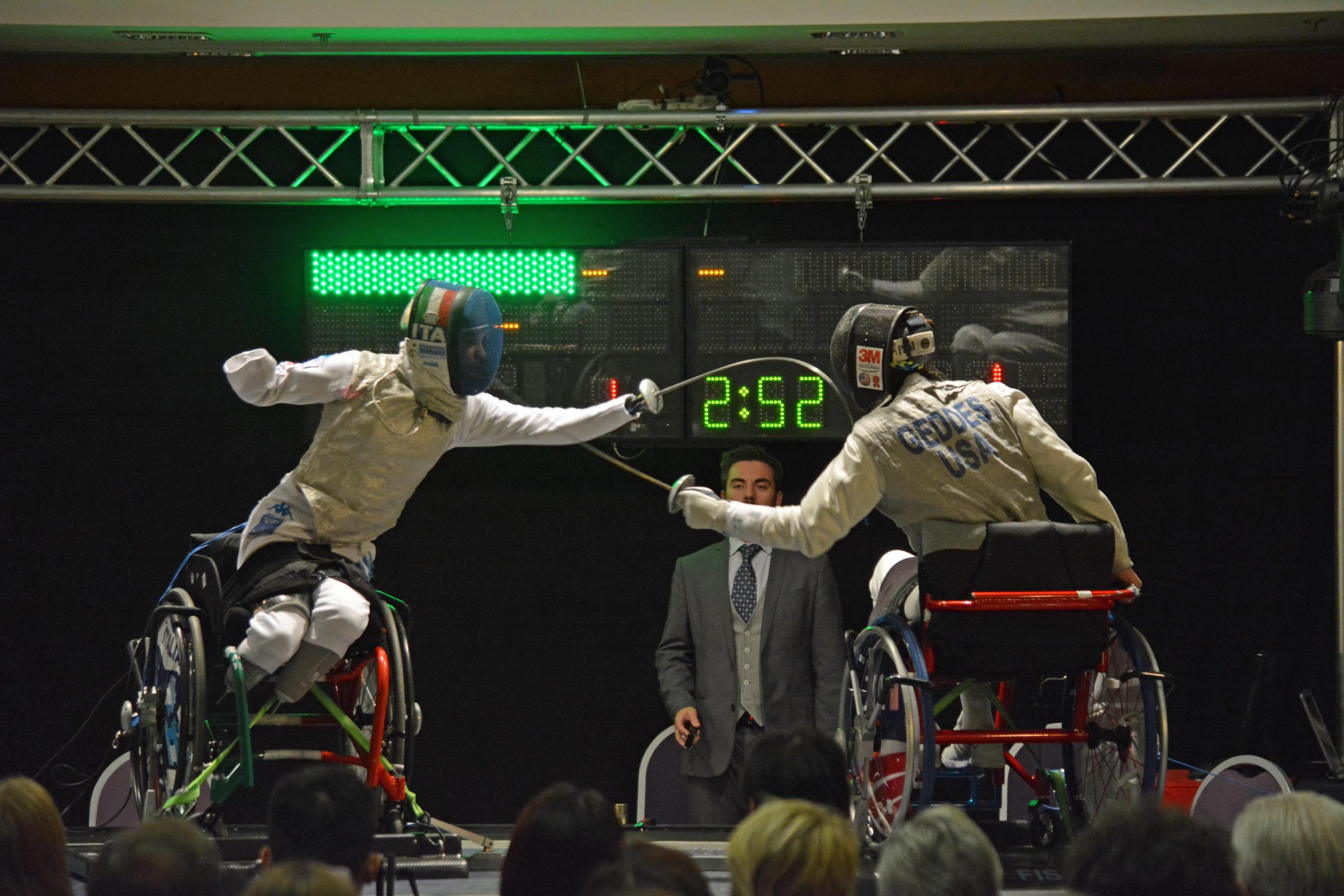 Bebe Vio in azione durante i Mondiali Paralimpici di scherma a Fiumicino