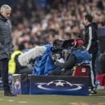 Mourinho a testa bassa