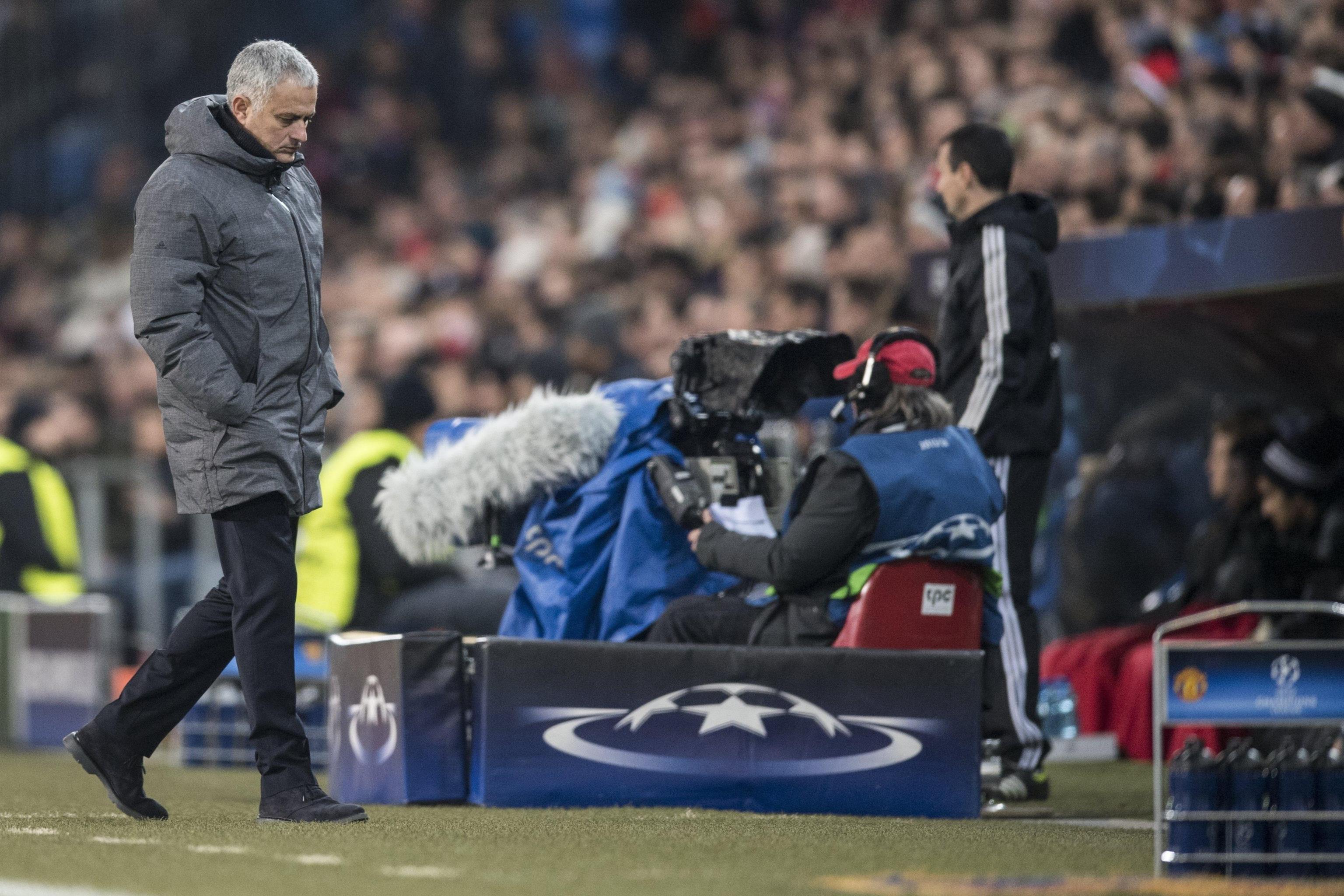 Mourinho a testa bassa