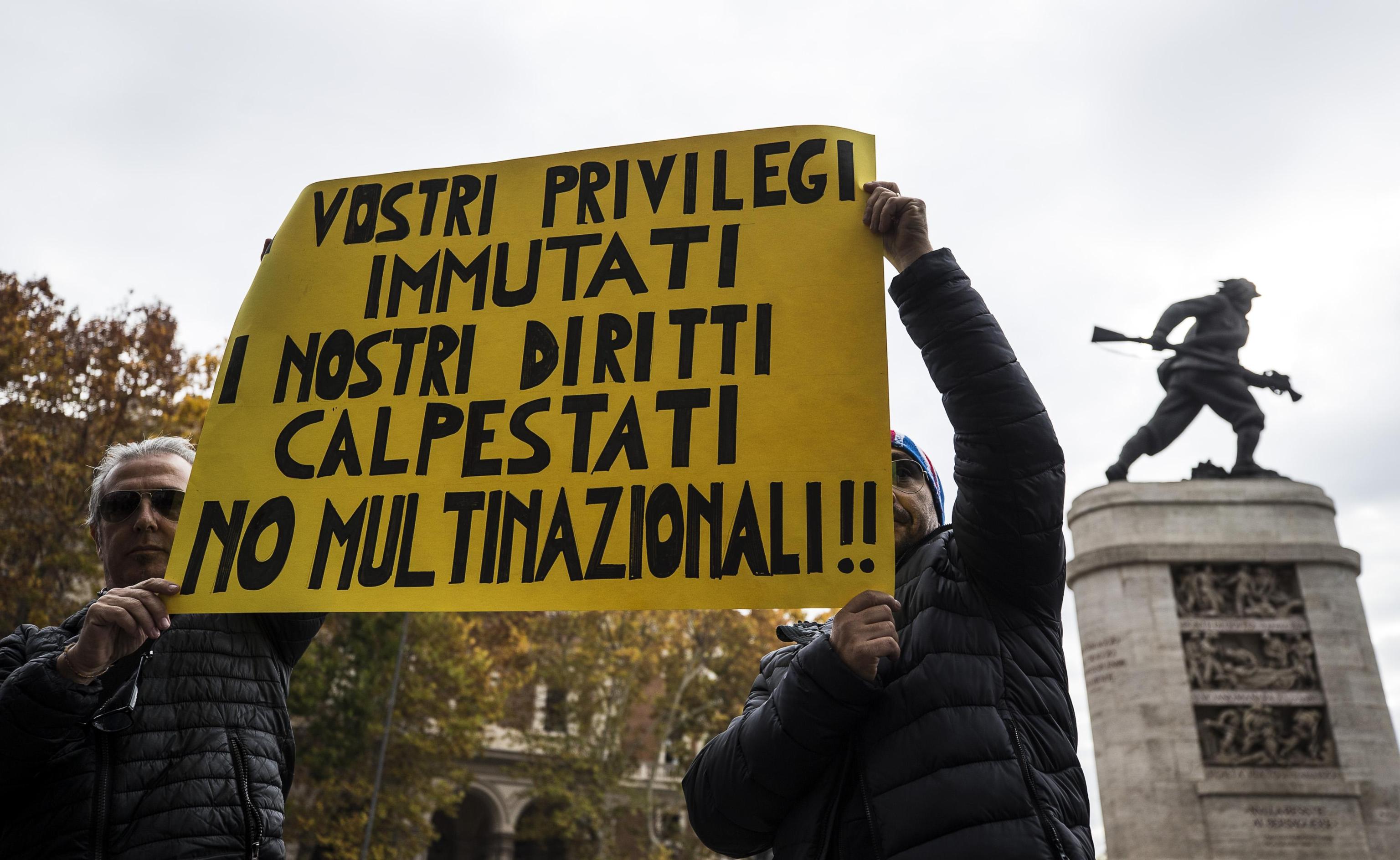 Un momento della manifestazione che si sta svolgendo nella Capitale