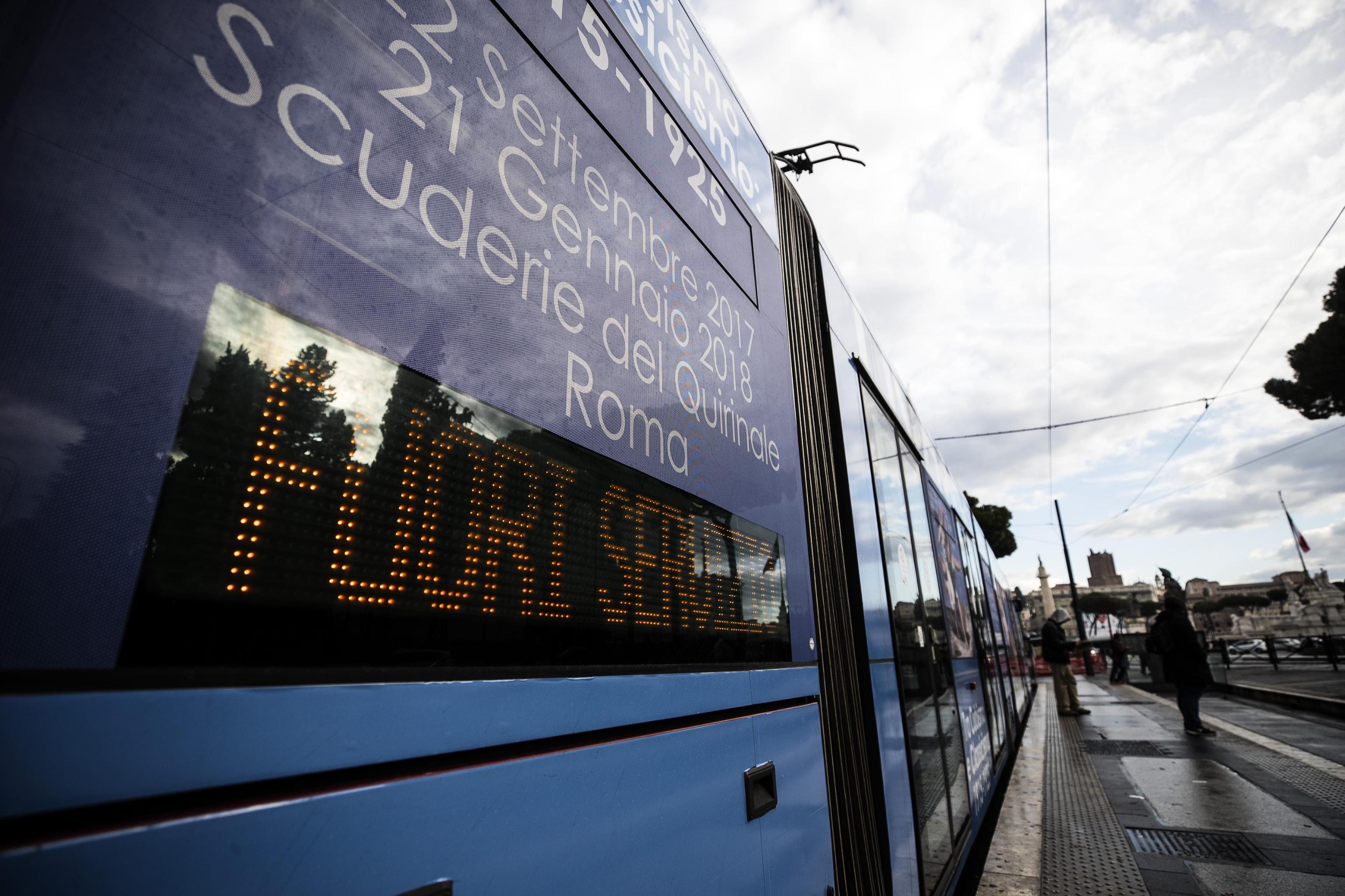 Roma, un tram fermo al capolinea