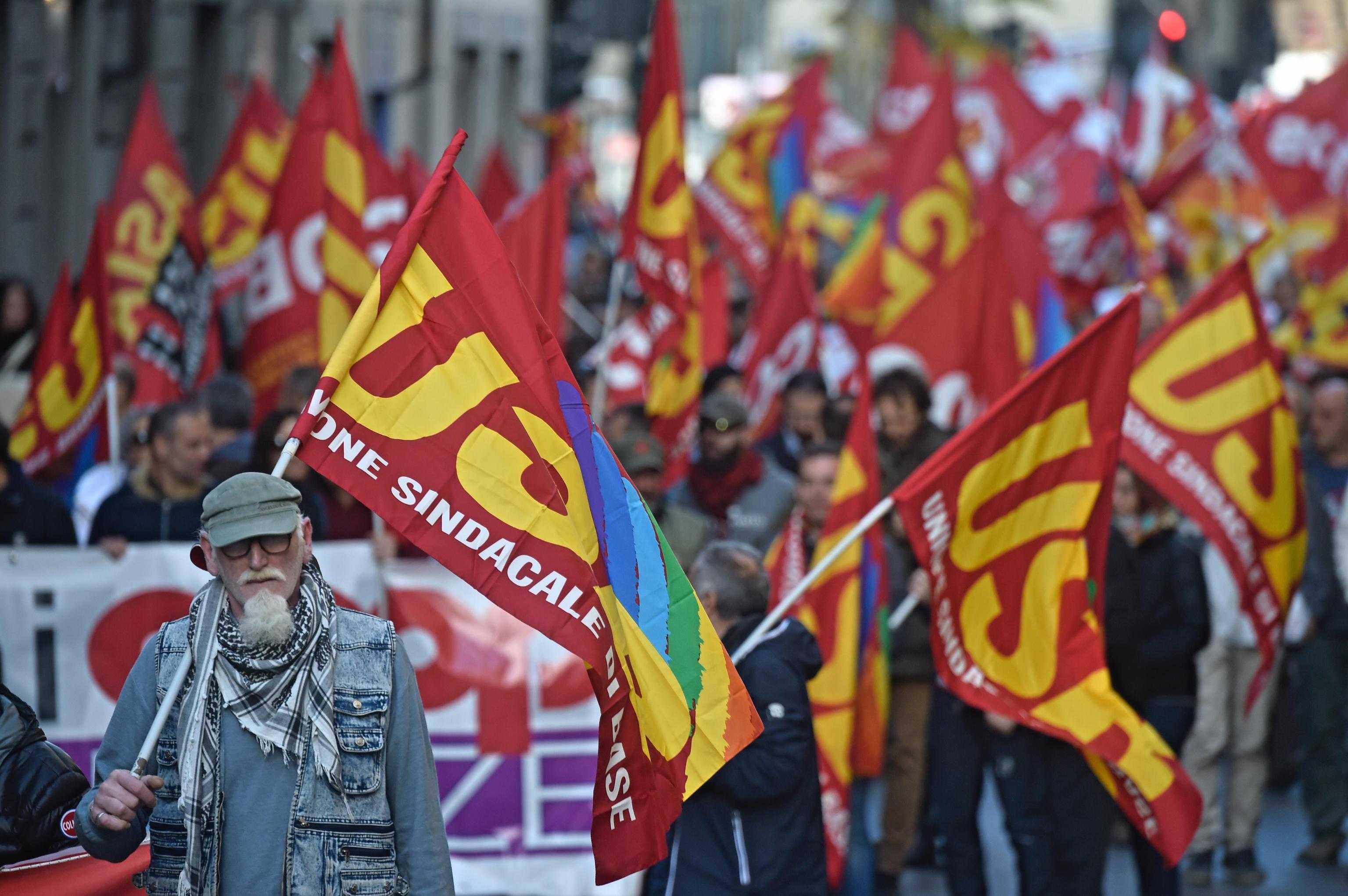 Corteo a Firenze per lo sciopero generale nazionale indetto da Usb, Cobas e Cib Unicobas