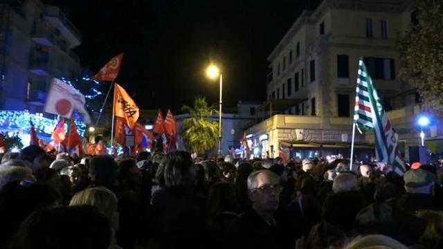 manifestazione_ostia_fnsi_parola_dordine_non_abbassare_riflettori_640_ori_crop_master__0x0_640x360