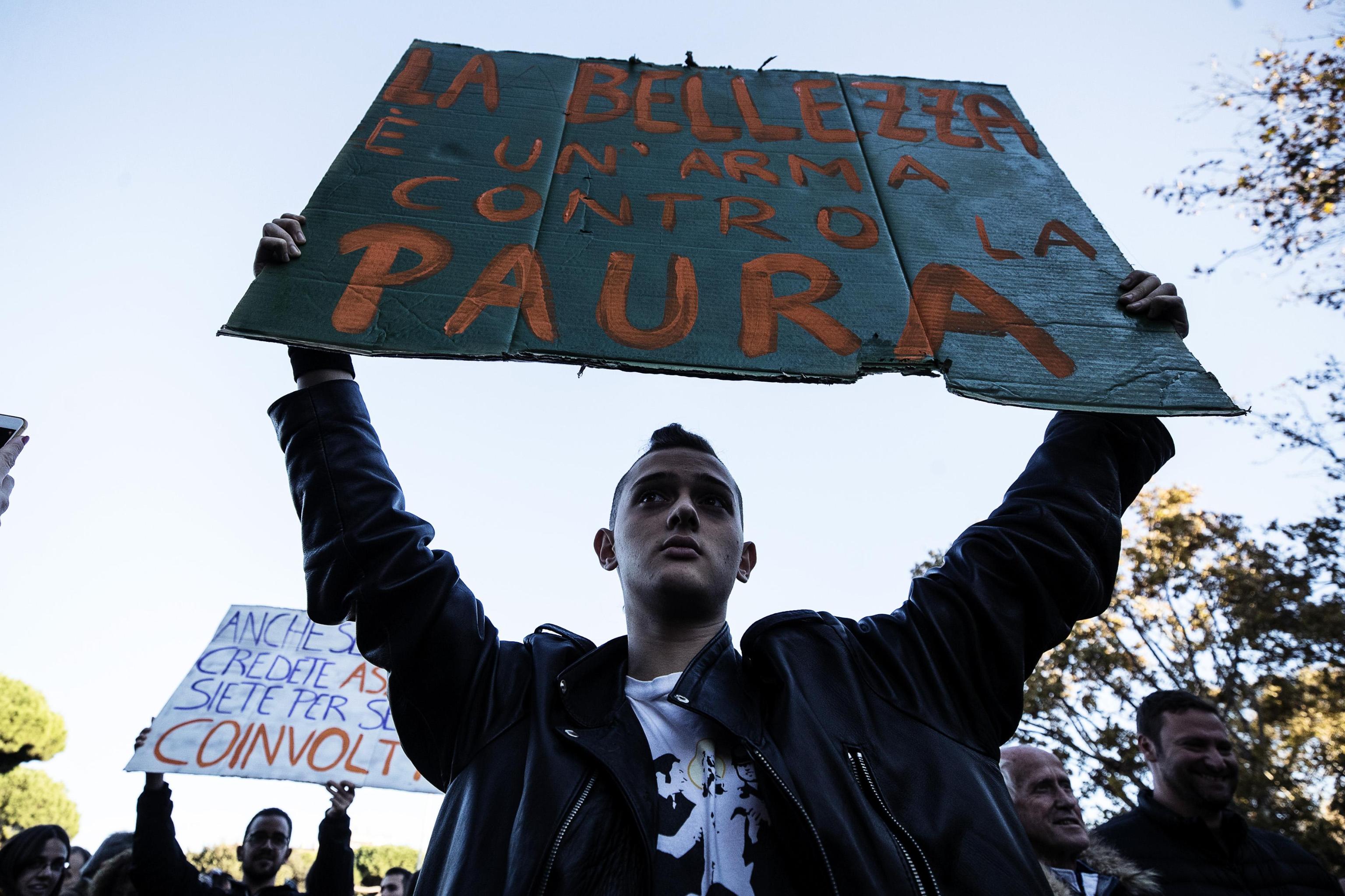 Un momento del corteo di sabato 11 novembre a Ostia