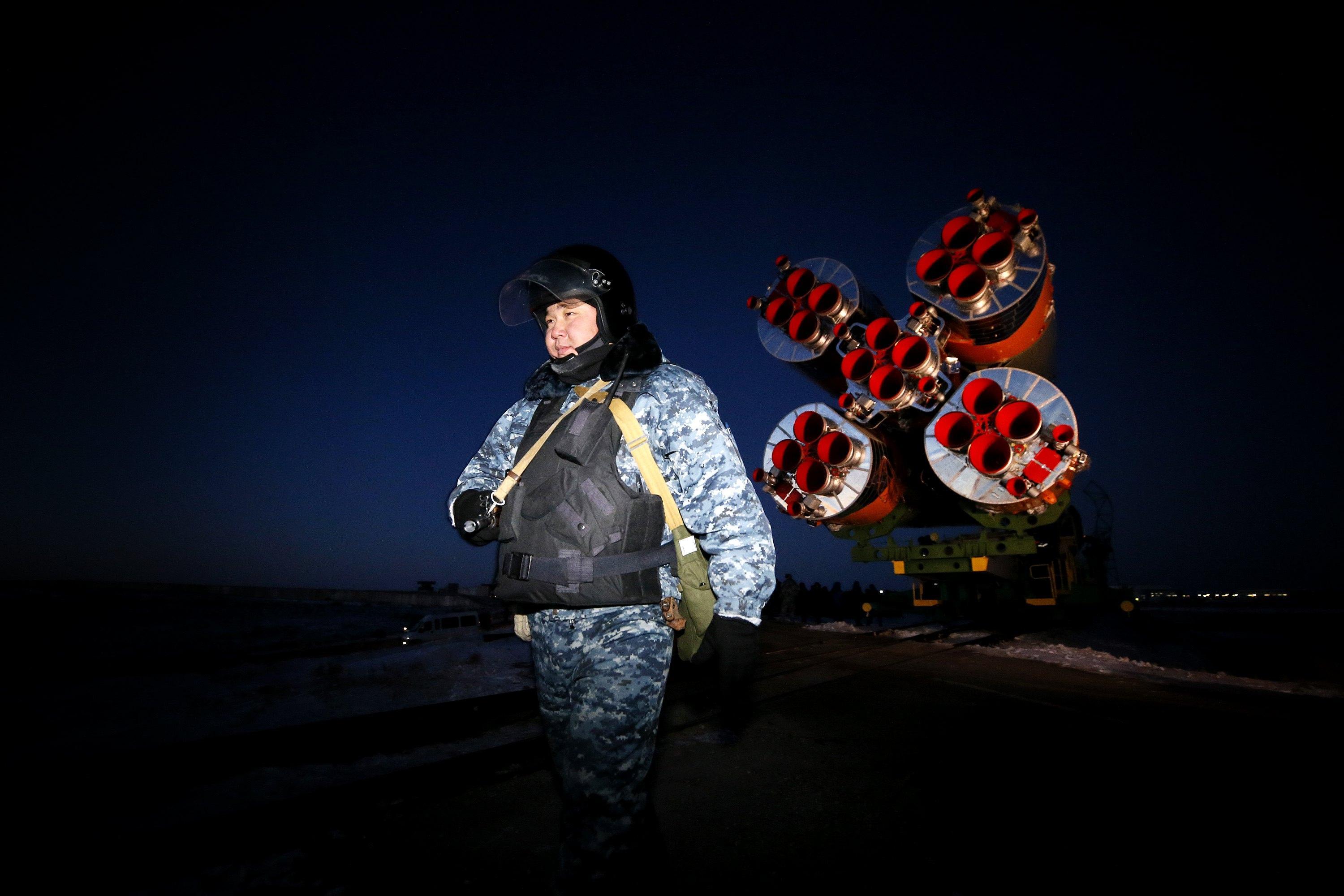 Militare presidia la base spaziale