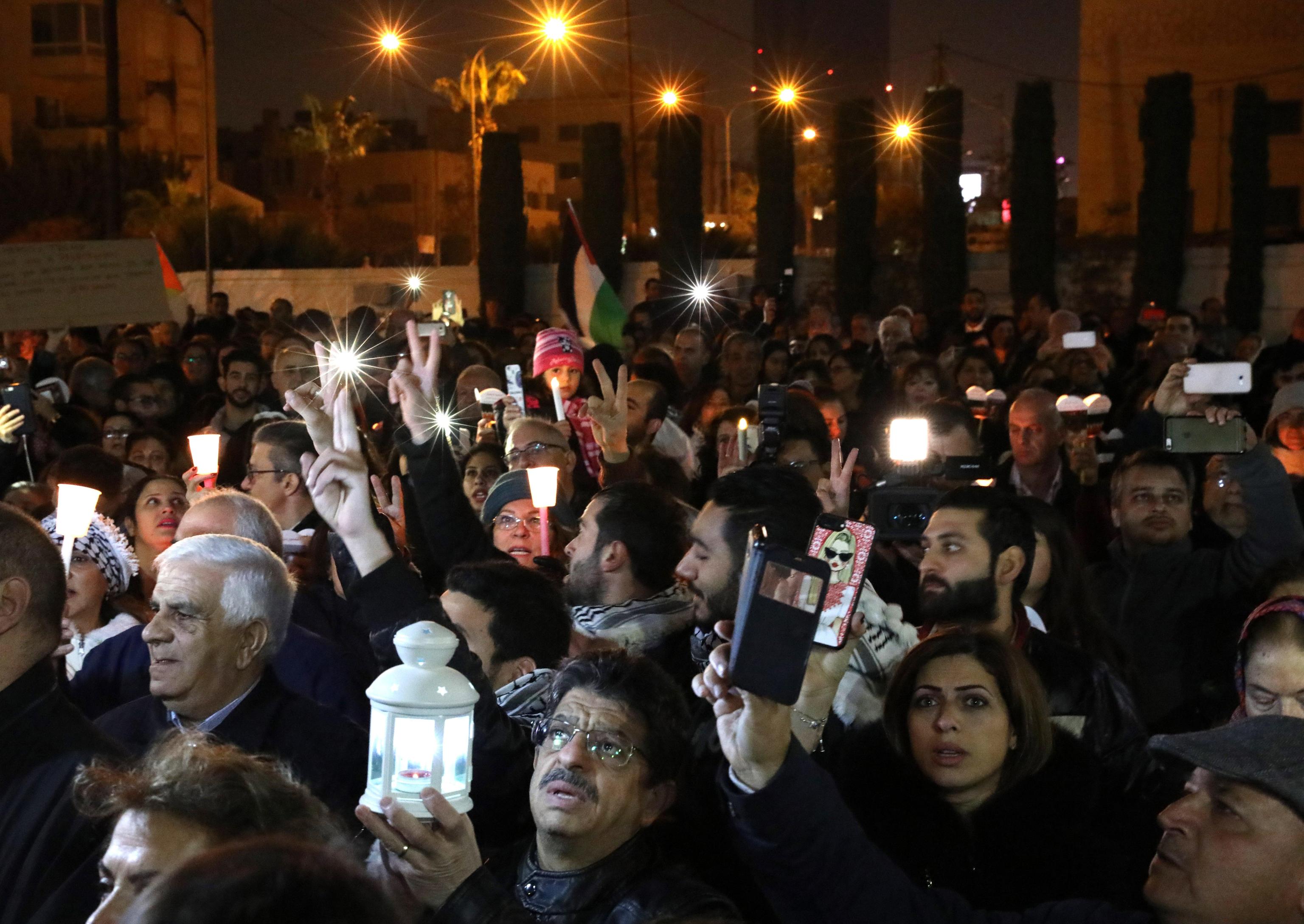 Un gruppo di giordani di fede cristiana si è radunato per manifestare contro la designazione di Gerusalemme capitale