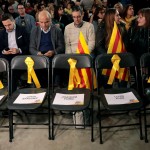 Altri seggi vacanti in tributo all’ex presidente Carles Puigdemont e ai candidati rimasti a Bruxelles, insieme al precedente presidente dell’Assemblea Nazionale Catalana Jordi Sanchez. Le elezioni catalane si terranno a Barcellona il 21 dicembre.